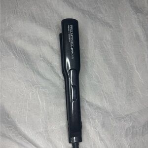 Paul Mitchell Pro Tools 1” Ceramic Flat Iron